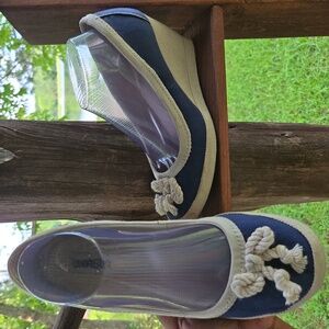 Unr8ed Clam Bake Nautical Beige and Navy Wedge Size 9